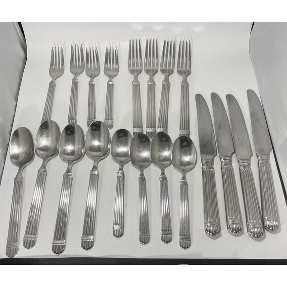 Lot Of 20 Wallace Chardonnay 18/8 Stainless Flatware Classic Ribbed Fork Spoon - Picture 1 of 9